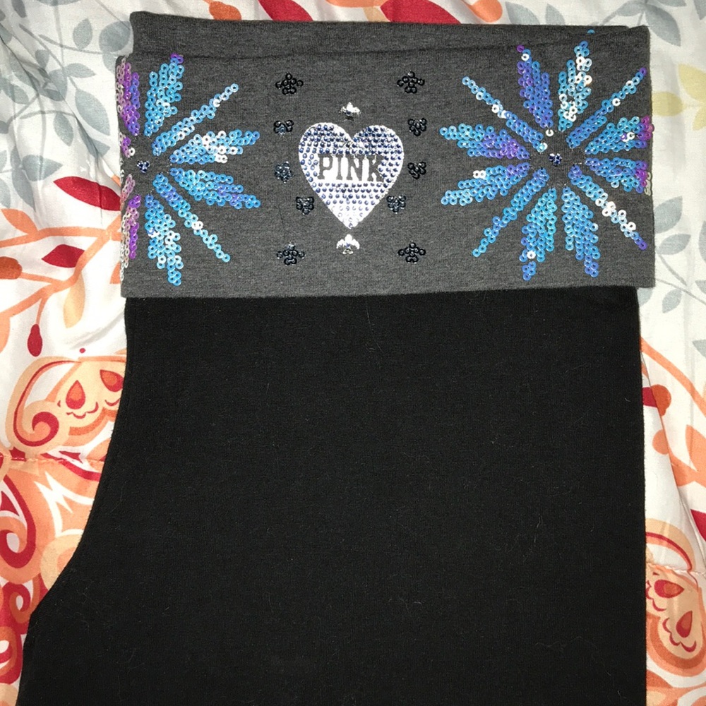 VS Pink Snowflake ❄️ Yoga Pants / Leggings NWT